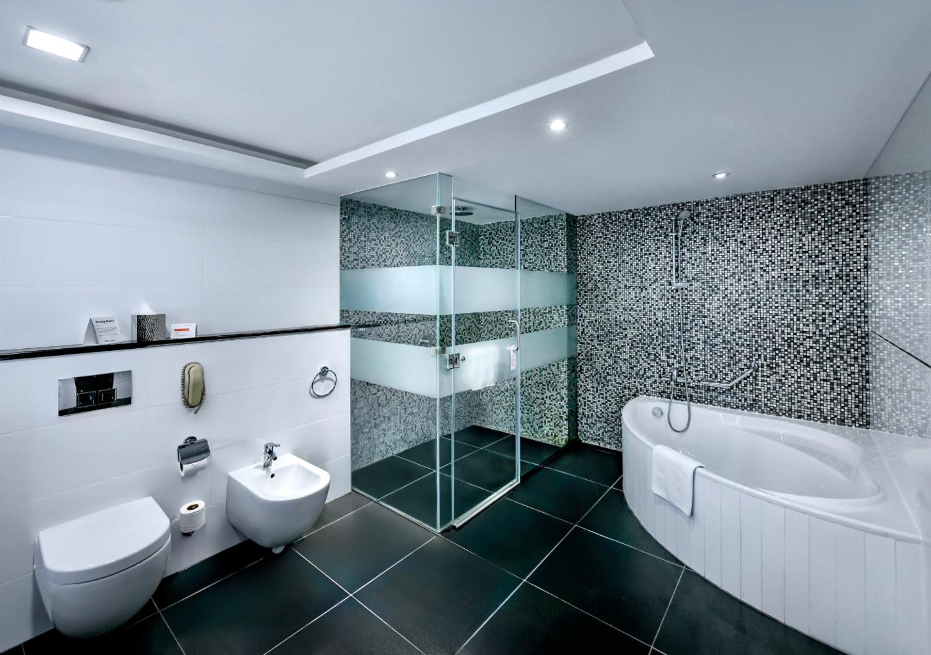 Junior Suite with Vista 27 Lounge Access
